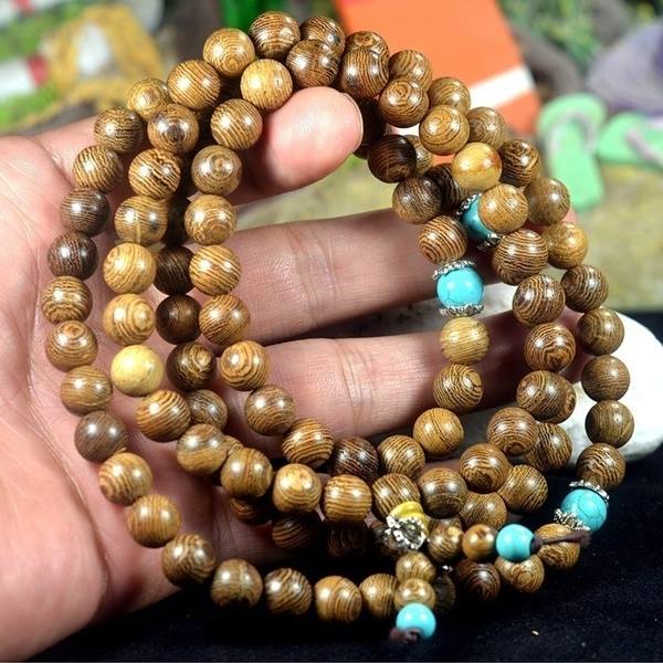 Hagyományosan bal kézzel szoktuk használni