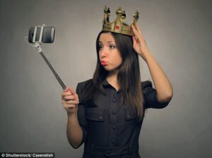 A nárcizmus okai és következményei.